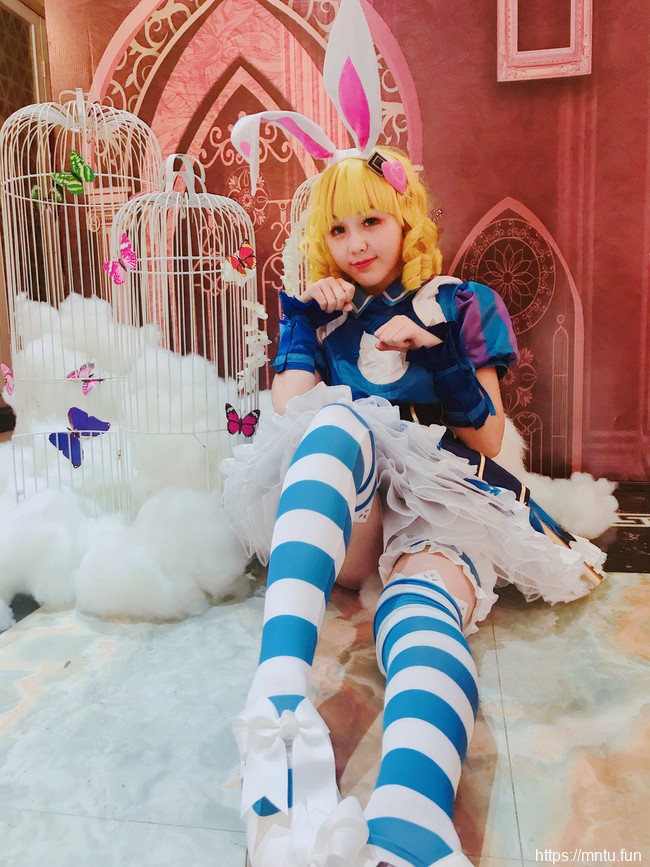 [腿控福利]美少女才不是小喵喵COS王者荣耀妲己