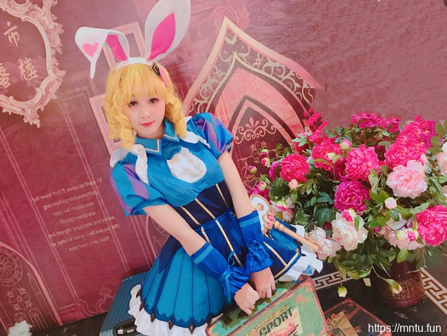 [腿控福利]美少女才不是小喵喵COS王者荣耀妲己