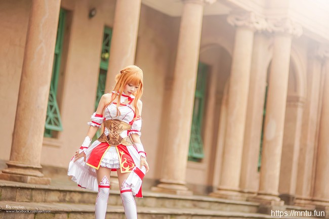 台湾妹子ElyEE子COSPLAY刀剑神域亚丝娜结城明日奈