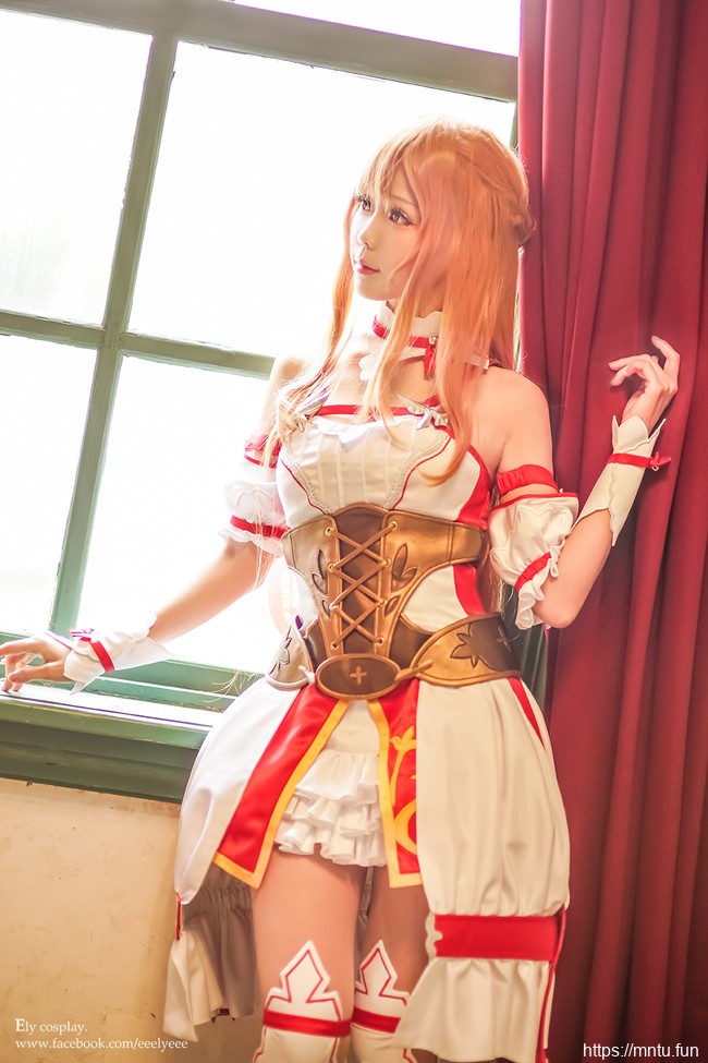 台湾妹子ElyEE子COSPLAY刀剑神域亚丝娜结城明日奈
