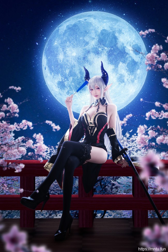 清纯萌妹子青青子w黑丝美腿COSPLAY蒂雅娘