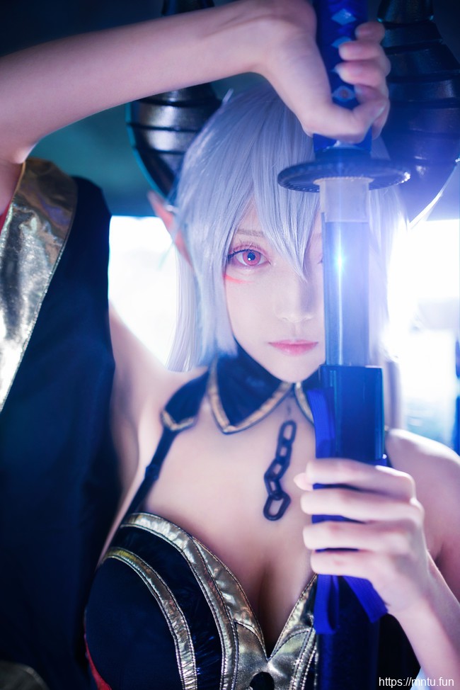 清纯萌妹子青青子w黑丝美腿COSPLAY蒂雅娘