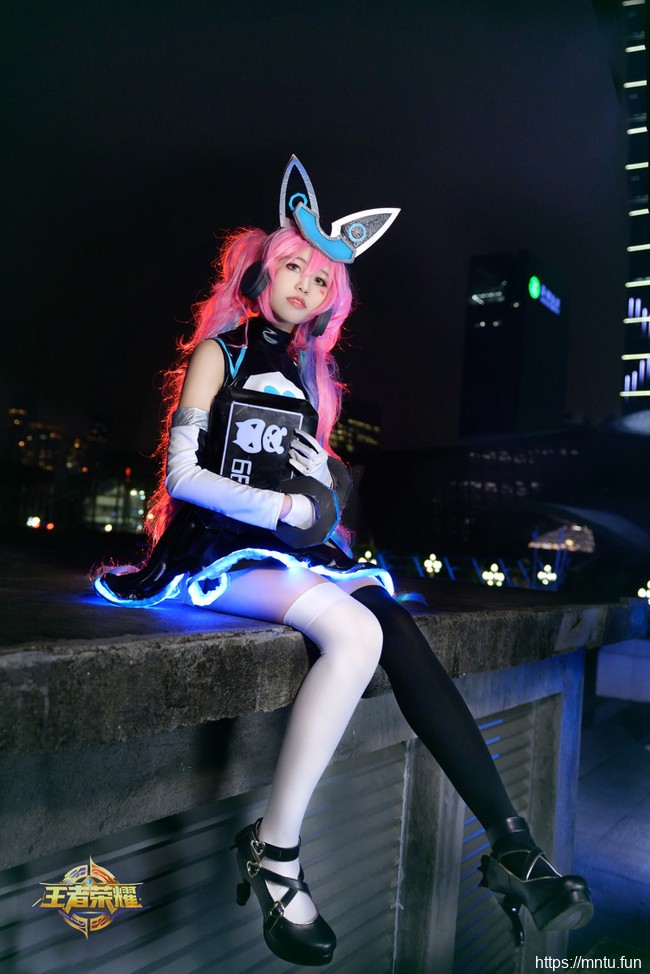 萌系萝莉小猪由绪COSPLAY王者荣耀心灵骇客安琪拉