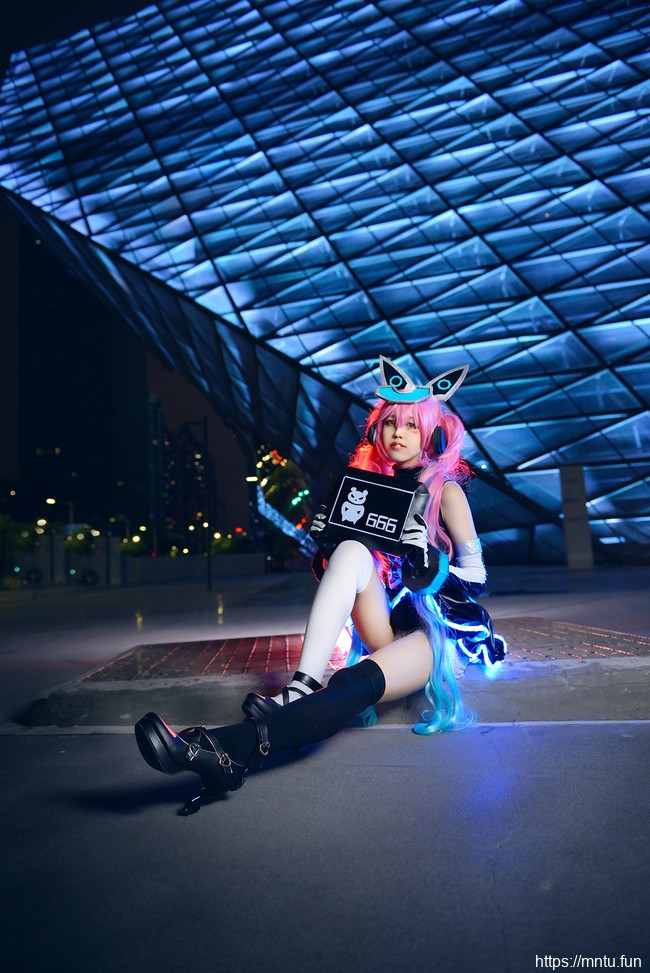 萌系萝莉小猪由绪COSPLAY王者荣耀心灵骇客安琪拉