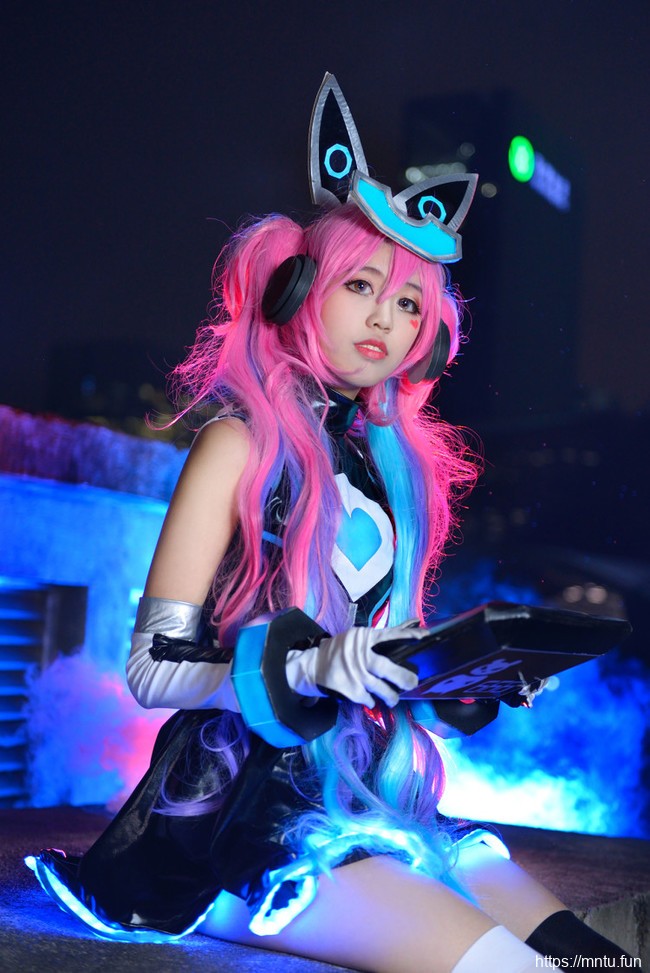 萌系萝莉小猪由绪COSPLAY王者荣耀心灵骇客安琪拉