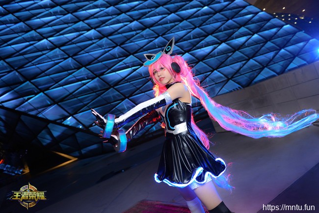 萌系萝莉小猪由绪COSPLAY王者荣耀心灵骇客安琪拉