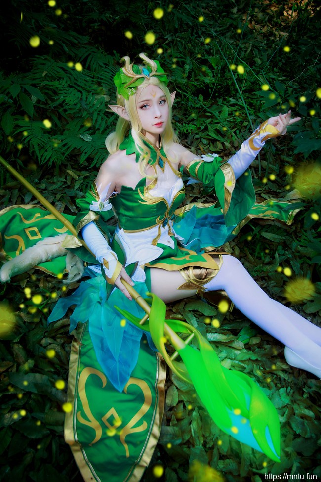 萌妹子祈瑶白丝美腿COS王者荣耀精灵公主王昭君美图