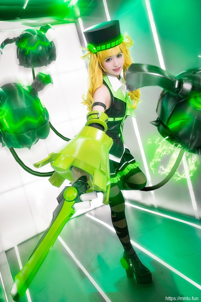 美女主播鳗鱼霏儿COSPLAY永远的7日之都妮维