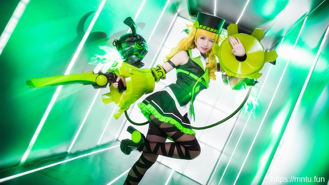 美女主播鳗鱼霏儿COSPLAY永远的7日之都妮维