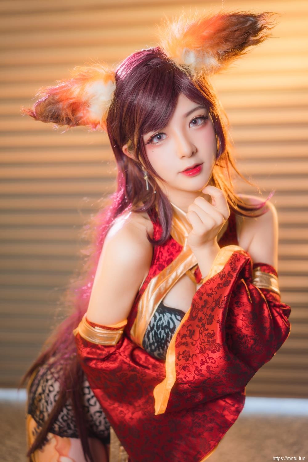 夏日COS场照会：清纯美女COS王者荣耀少女阿狸妲己