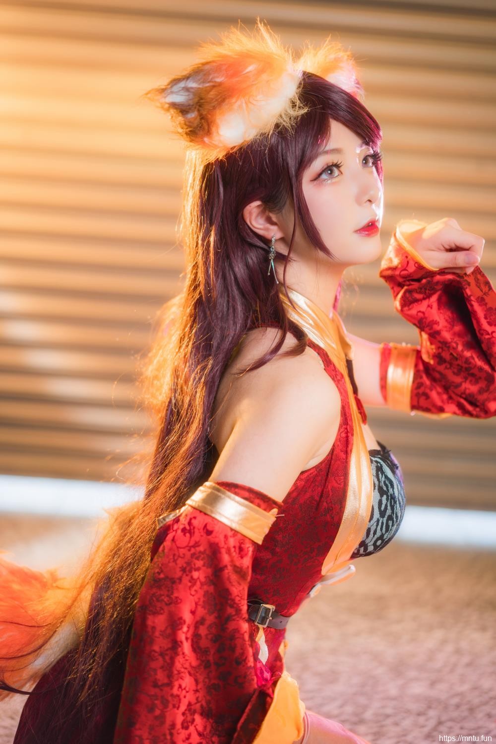 夏日COS场照会：清纯美女COS王者荣耀少女阿狸妲己