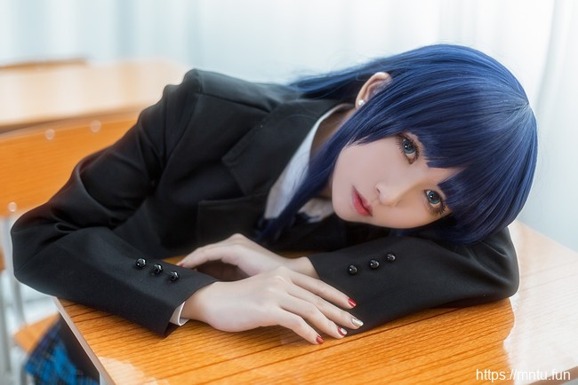 御姐鳗鱼霏儿身穿学生装COSPLAY白色相簿2冬马和纱