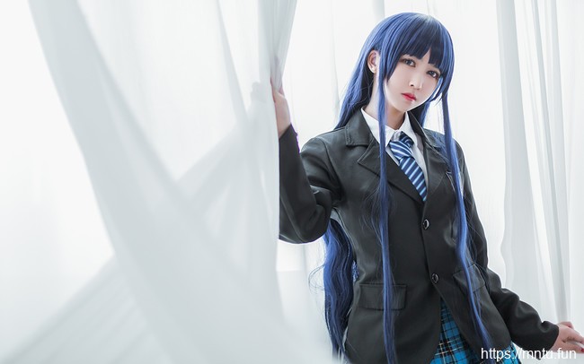 御姐鳗鱼霏儿身穿学生装COSPLAY白色相簿2冬马和纱