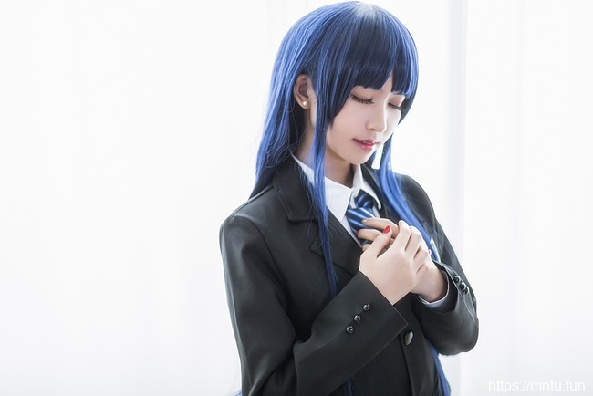 御姐鳗鱼霏儿身穿学生装COSPLAY白色相簿2冬马和纱