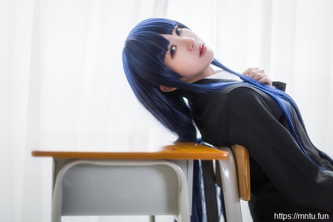 御姐鳗鱼霏儿身穿学生装COSPLAY白色相簿2冬马和纱