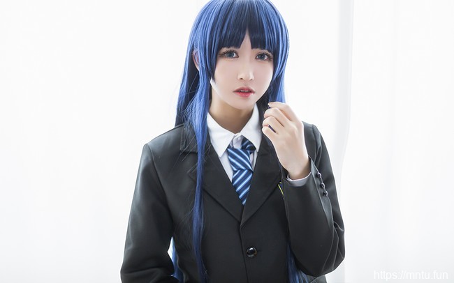 御姐鳗鱼霏儿身穿学生装COSPLAY白色相簿2冬马和纱