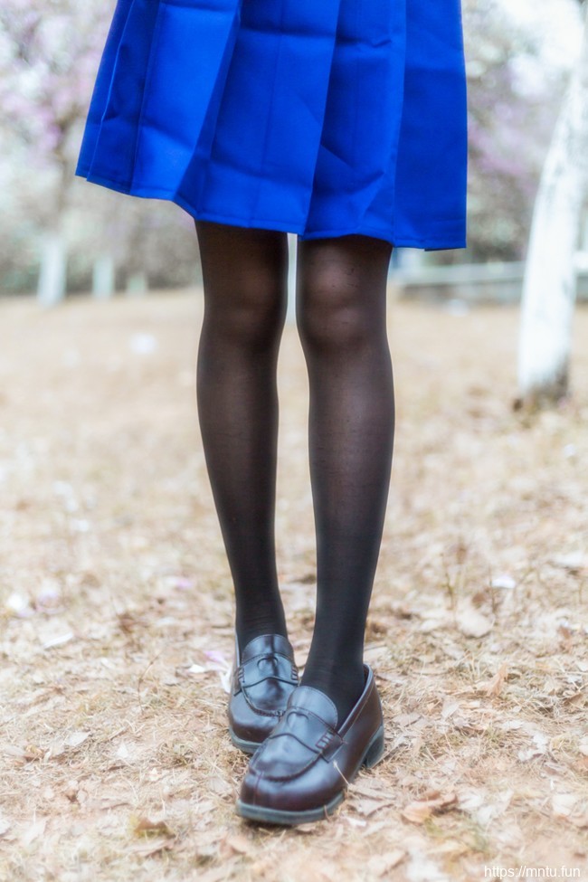 御姐鳗鱼霏儿黑丝美腿制服诱惑COSPLAY龙王的工作空银子