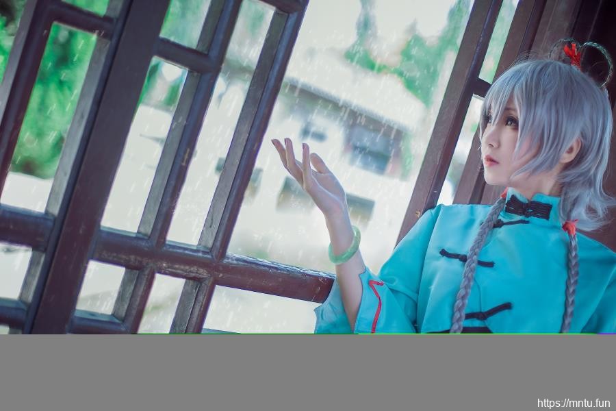 萌系美女汐兔子黑丝美腿COSPLAY洛天依