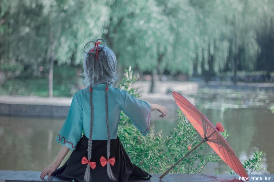 萌系美女汐兔子黑丝美腿COSPLAY洛天依