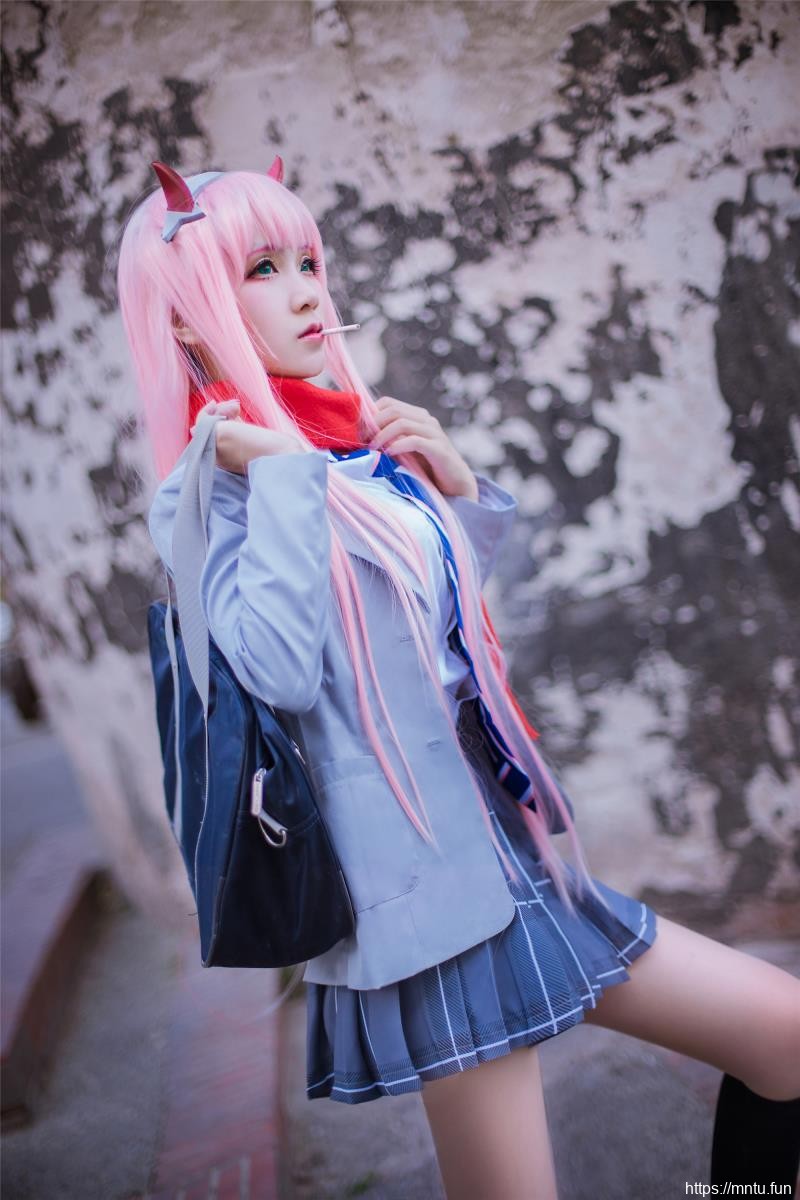 颜值少女汐兔子COS扮演精英驾驶员EDJK制服02