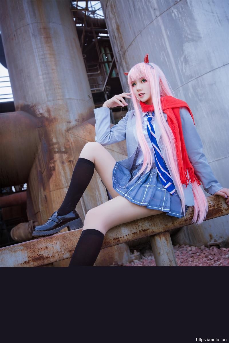 颜值少女汐兔子COS扮演精英驾驶员EDJK制服02