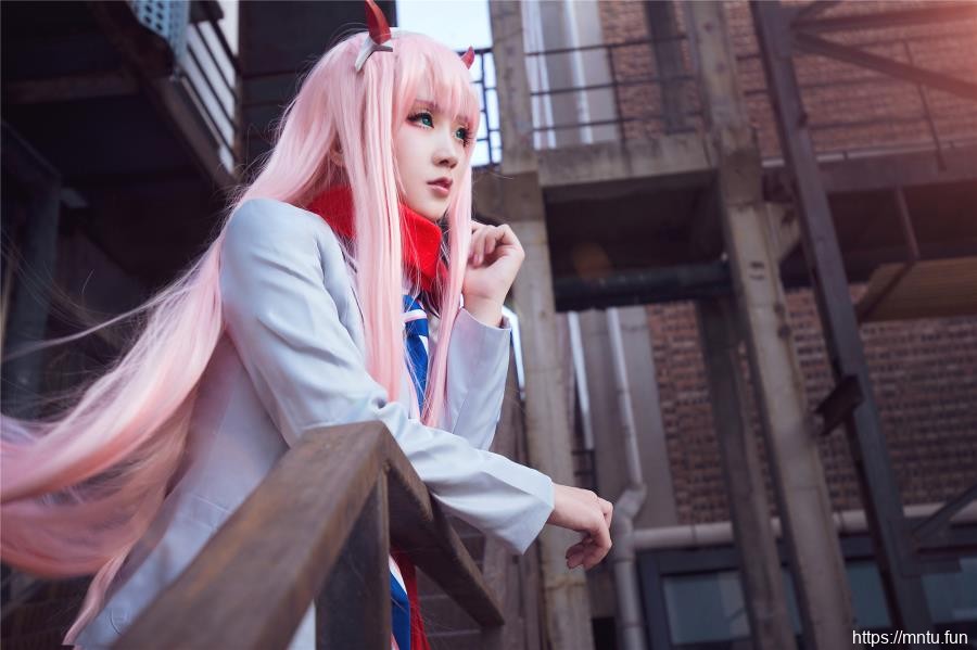 颜值少女汐兔子COS扮演精英驾驶员EDJK制服02
