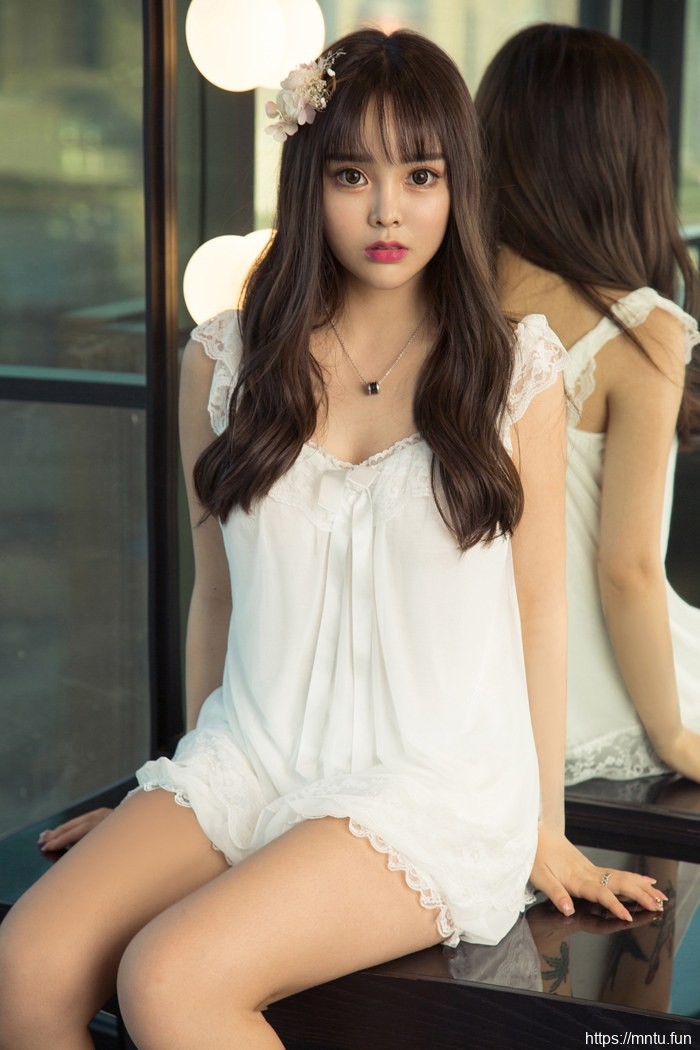 可爱二次元少女Wendy扮演COS守望先锋D.Va诱人套图