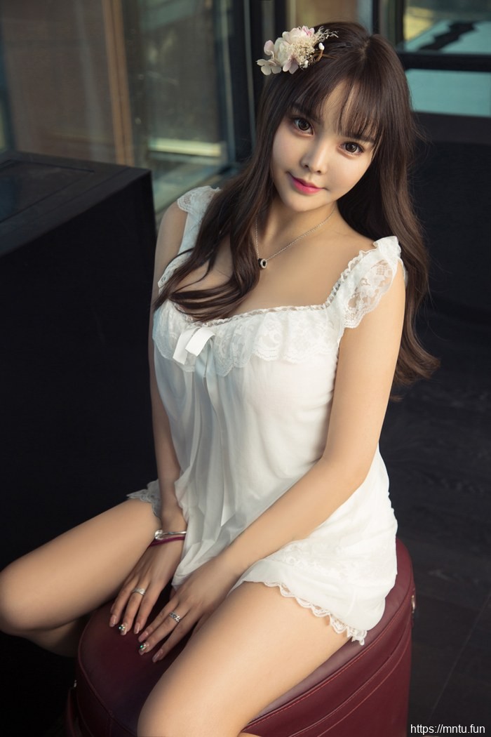 可爱二次元少女Wendy扮演COS守望先锋D.Va诱人套图