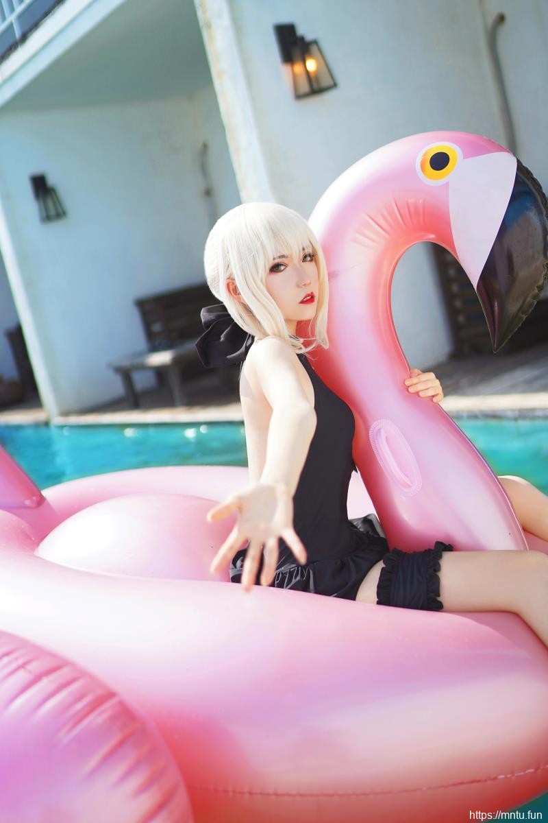 萌妹子snow小雪COS扮演Fate-Grand-Order泳装黑呆