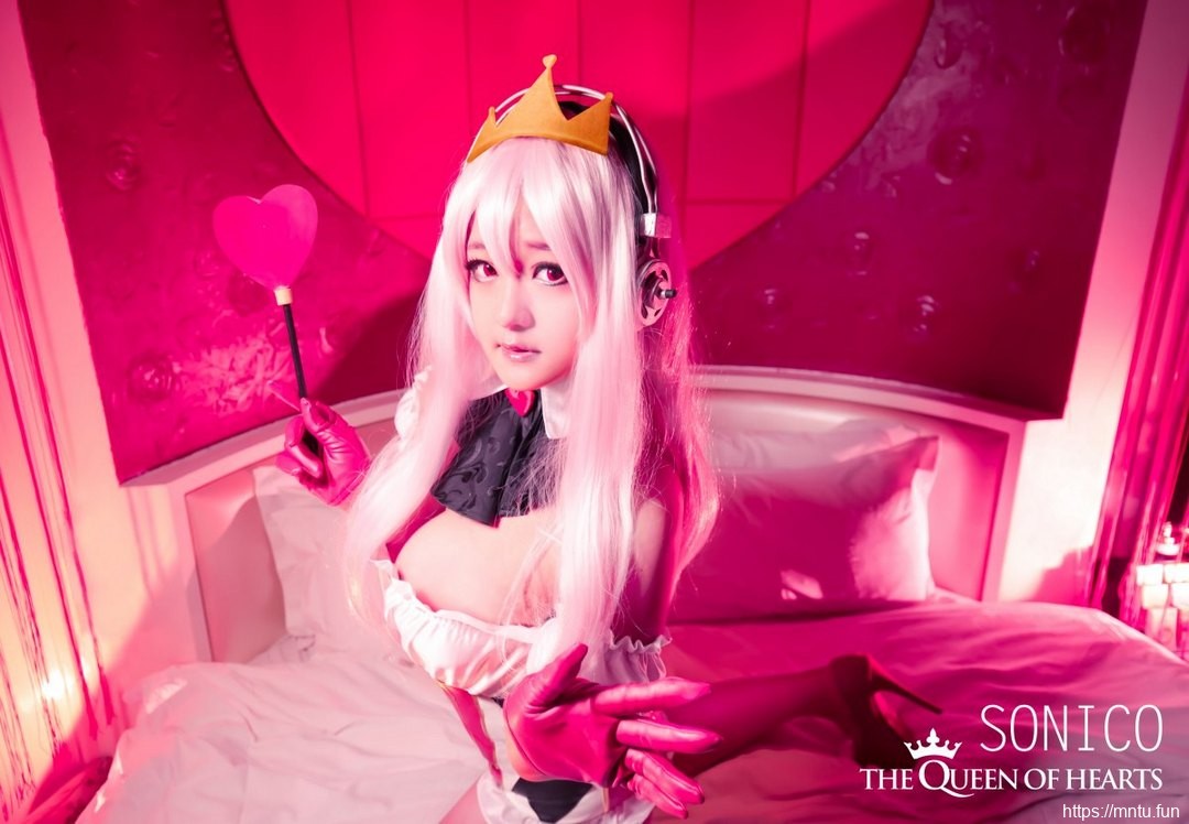 靓丽大奶美女cosplay超级索尼子美腿诱惑