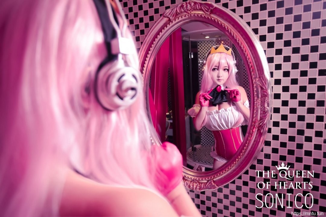 靓丽大奶美女cosplay超级索尼子美腿诱惑