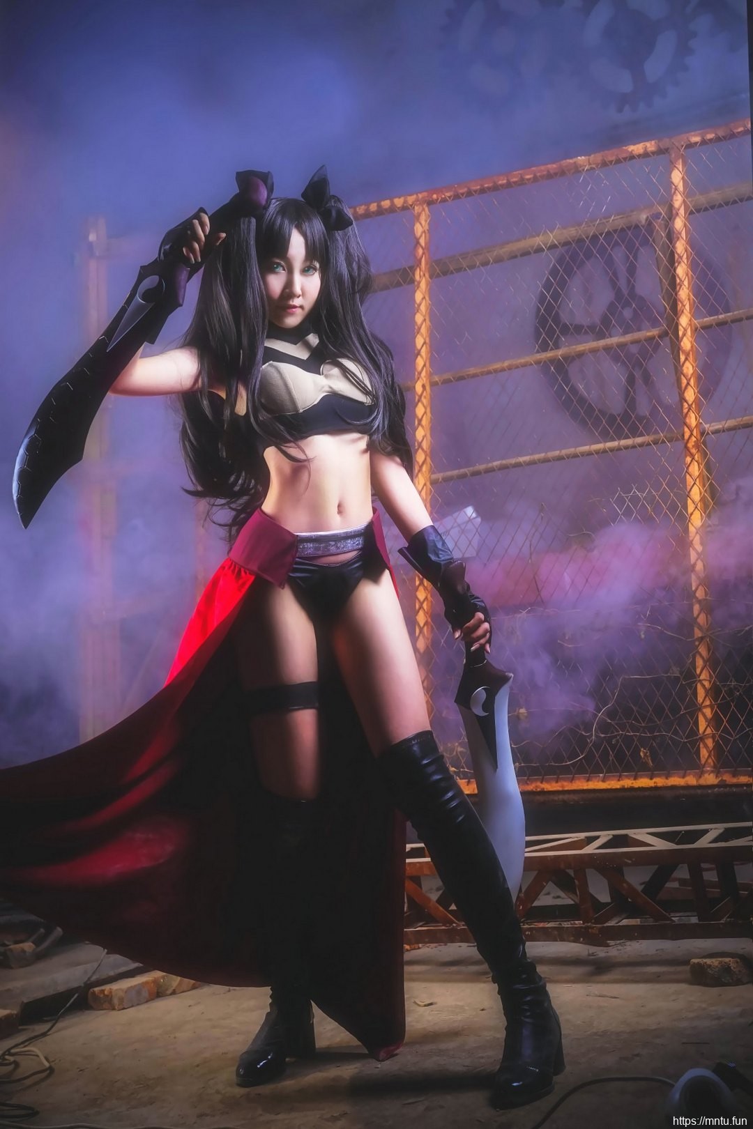 双马尾萌妹Cosplay双刀美女战士远坂凛白皙诱人