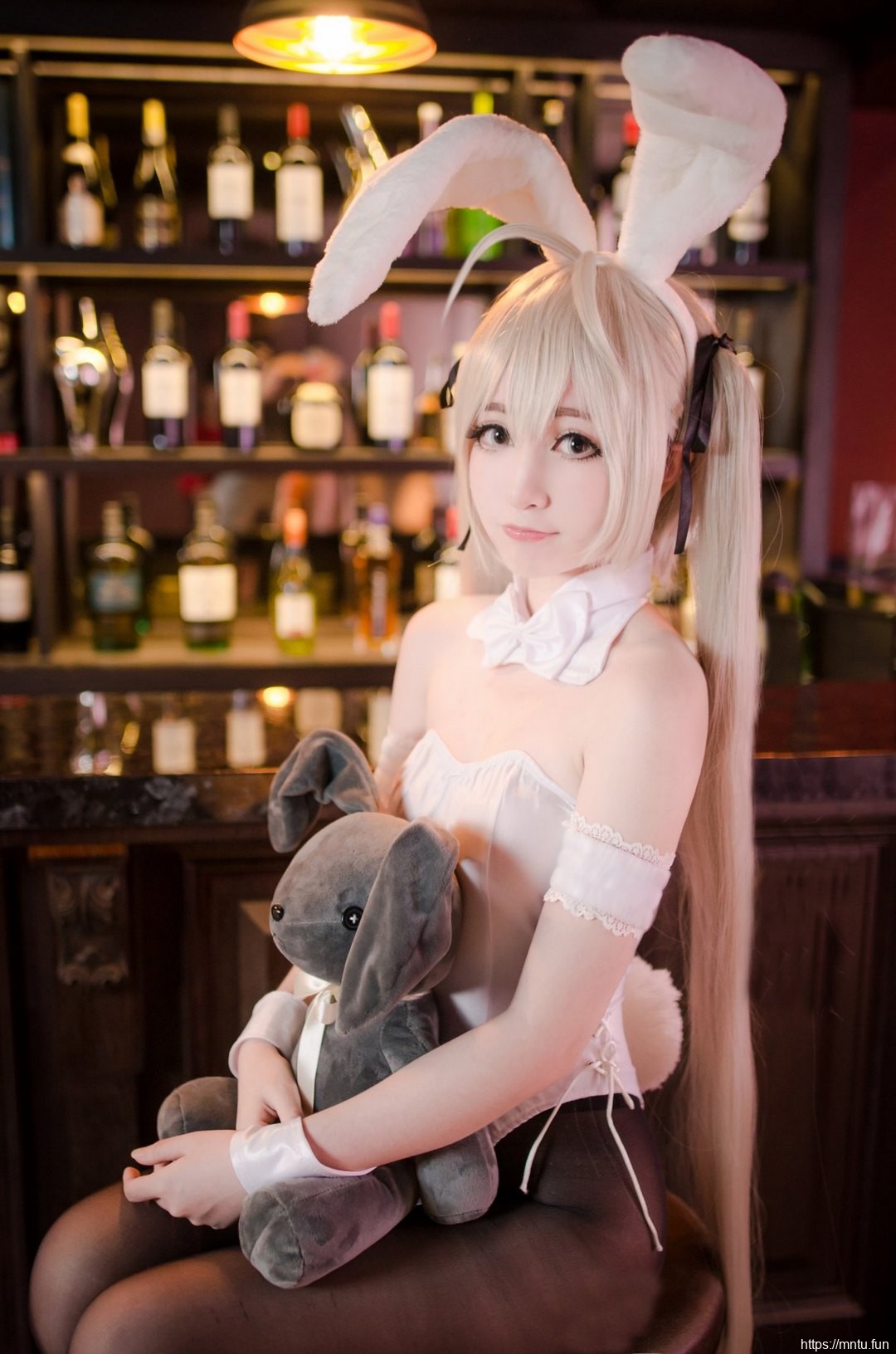 萌系黑丝美女Miyana扮演缘之空兔女郎春日野穹