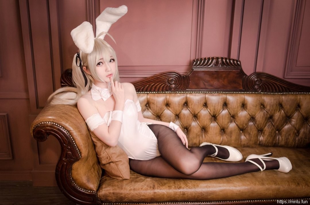 萌系黑丝美女Miyana扮演缘之空兔女郎春日野穹