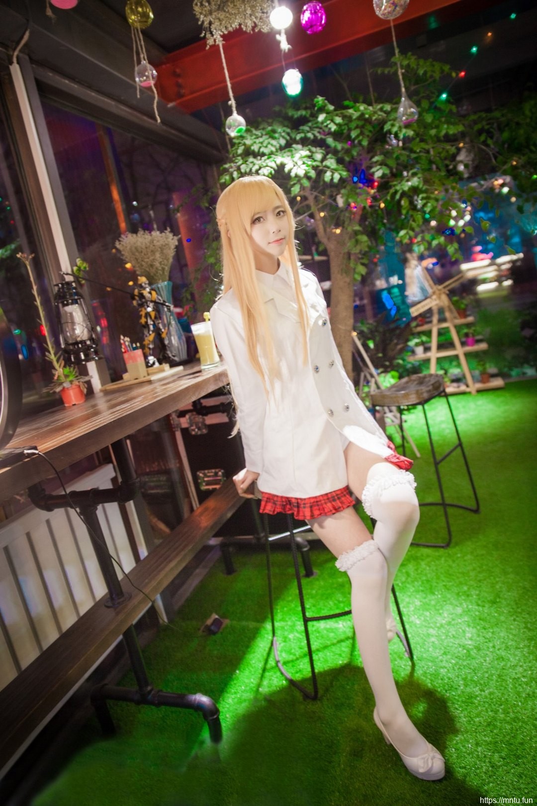 金黄色长发美女cosplay刀剑神域女主角亚丝娜