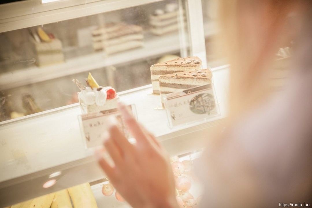 金黄色长发美女cosplay刀剑神域女主角亚丝娜