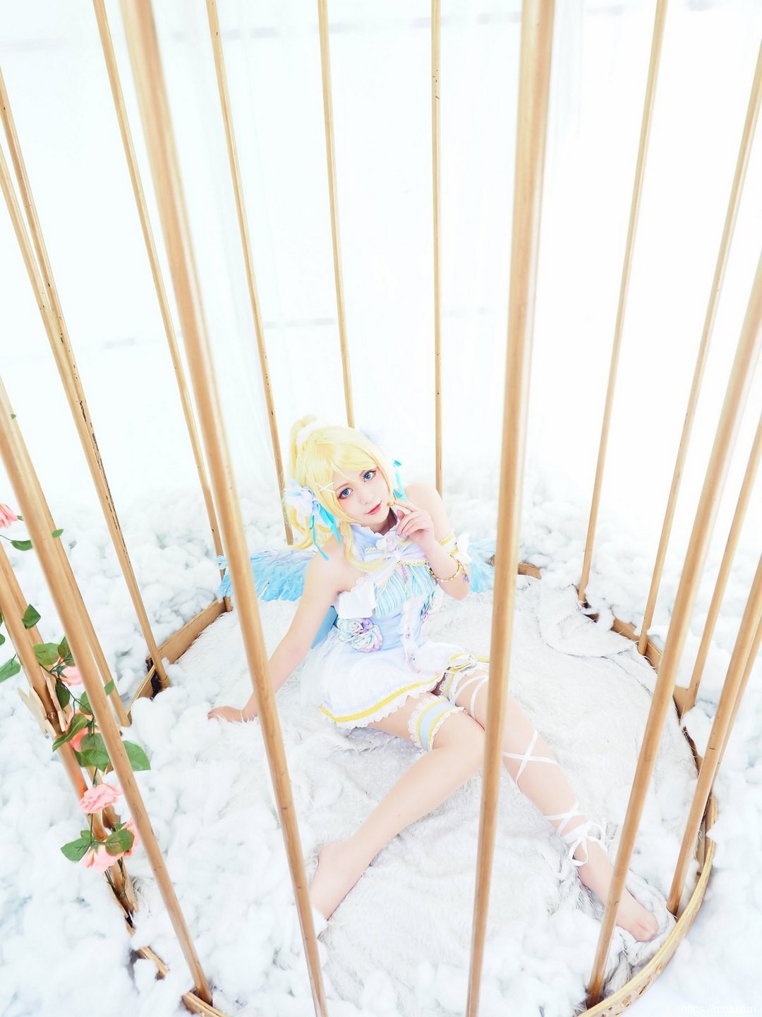 可爱性感美女白丝美腿cosplay绚濑绘里诱惑力十足