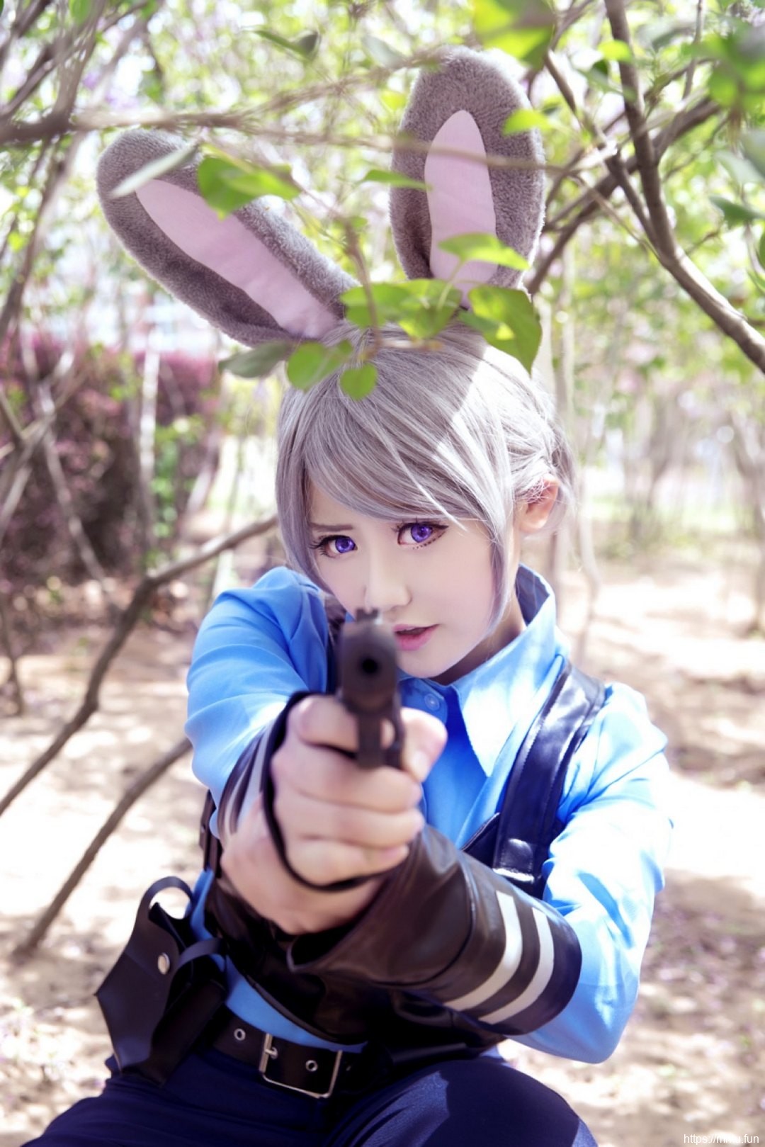 娇小可爱萌妹子cosplay疯狂动物城女警朱迪