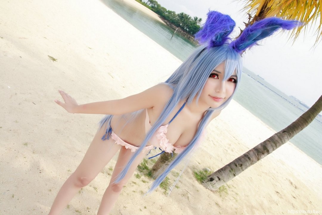 美女胤甍身穿比基尼Cosplay兔女郎丰满傲人