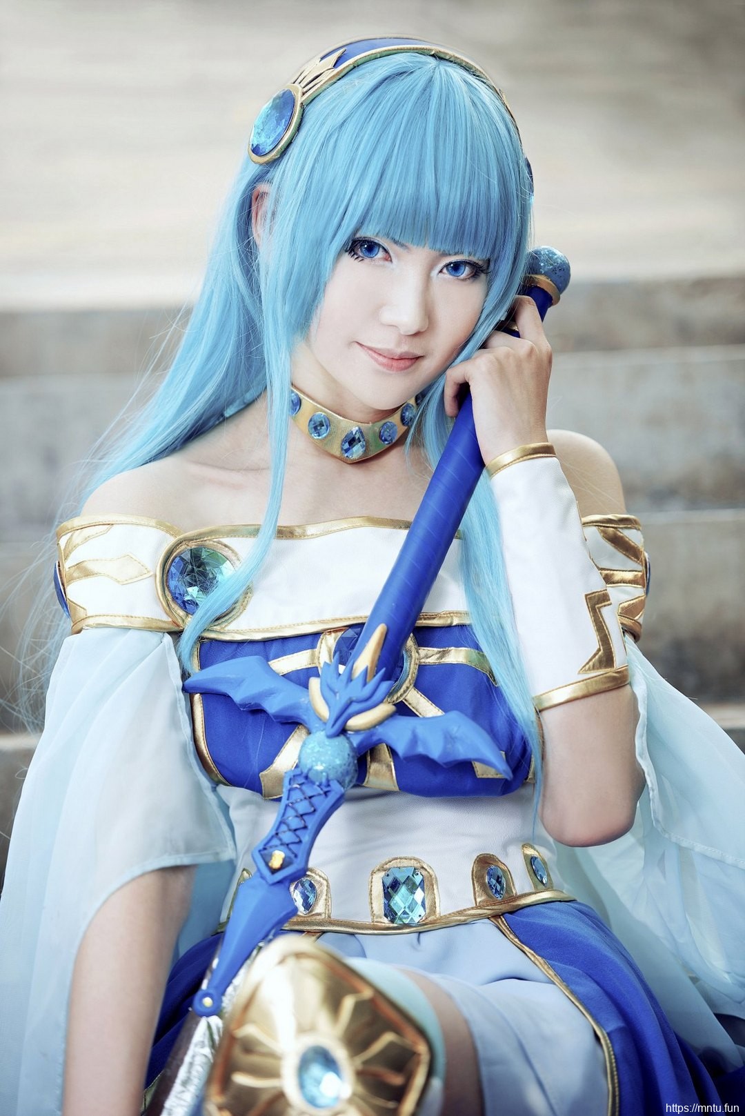 蓝色长发美女cosplay魔法骑士吊带龙啸海