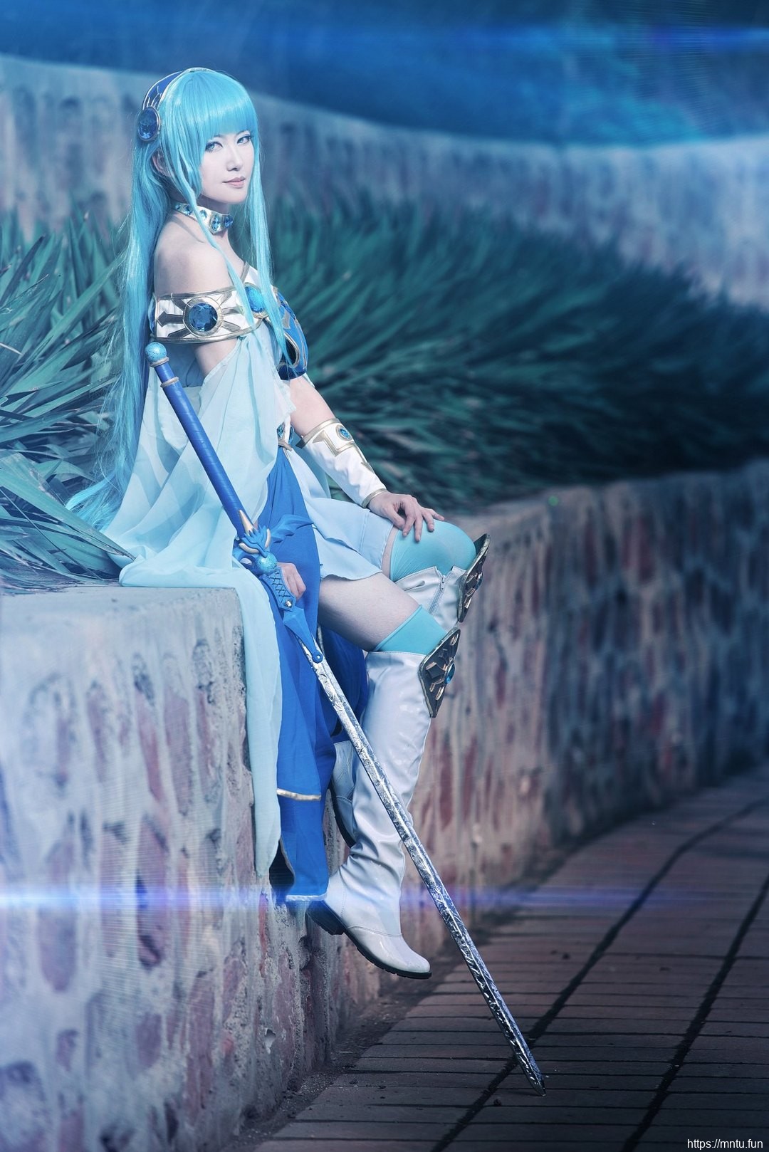 蓝色长发美女cosplay魔法骑士吊带龙啸海