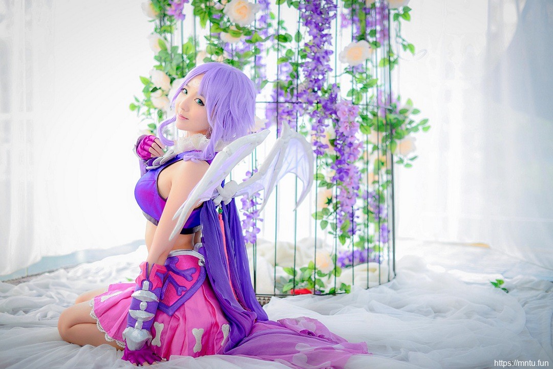 性感萌妹子身穿比基尼cosplay梦幻西游骨精灵