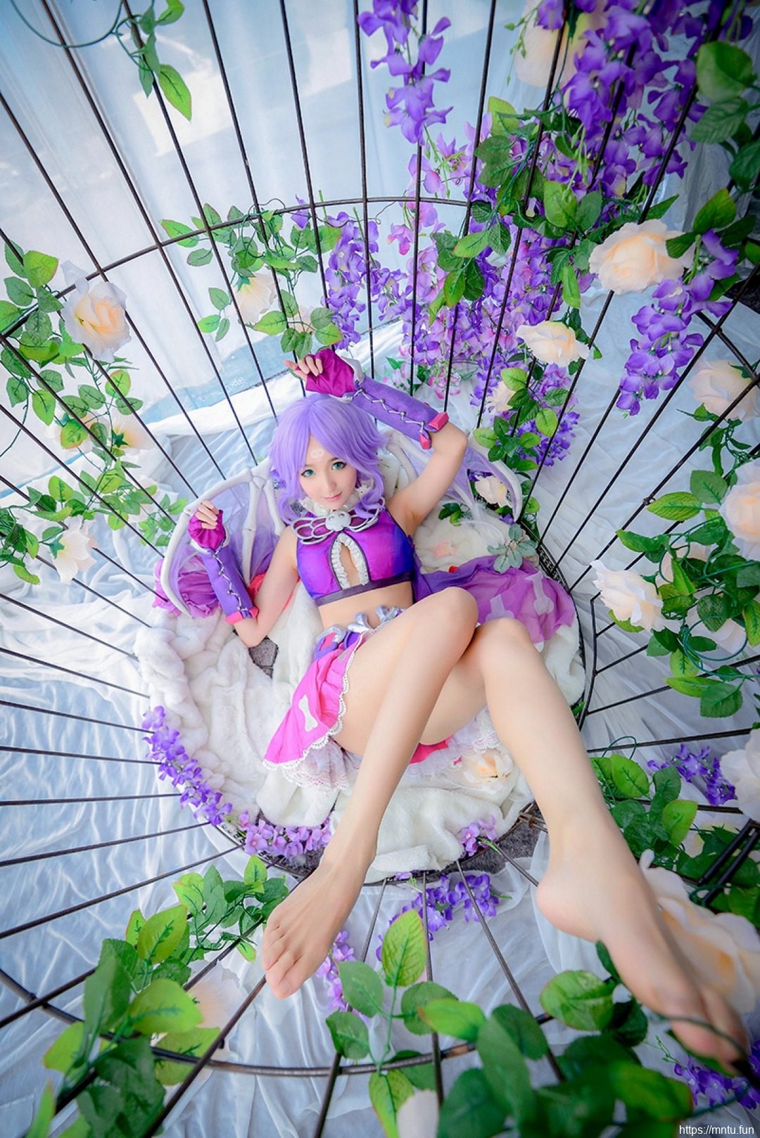 性感萌妹子身穿比基尼cosplay梦幻西游骨精灵