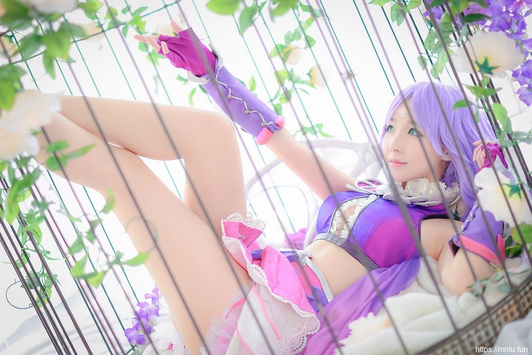 性感萌妹子身穿比基尼cosplay梦幻西游骨精灵