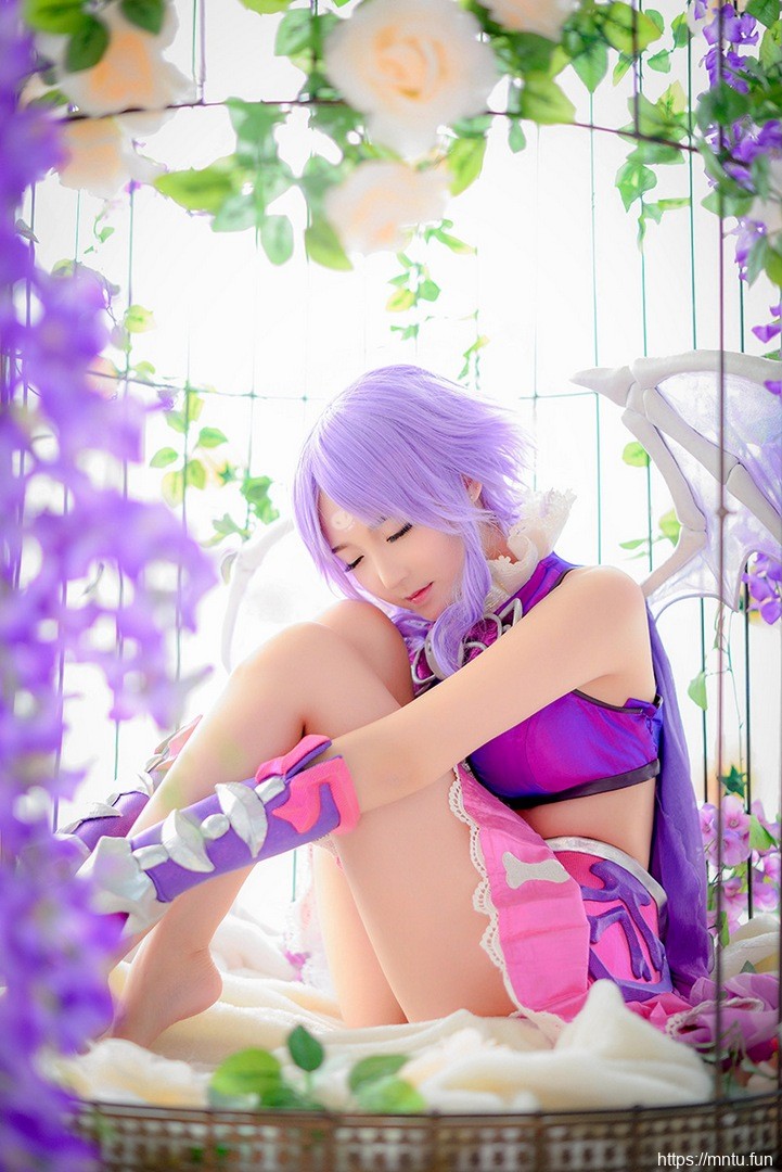 性感萌妹子身穿比基尼cosplay梦幻西游骨精灵