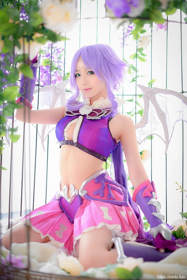 性感萌妹子身穿比基尼cosplay梦幻西游骨精灵