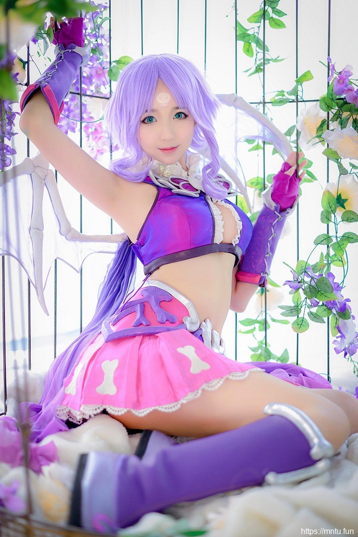性感萌妹子身穿比基尼cosplay梦幻西游骨精灵