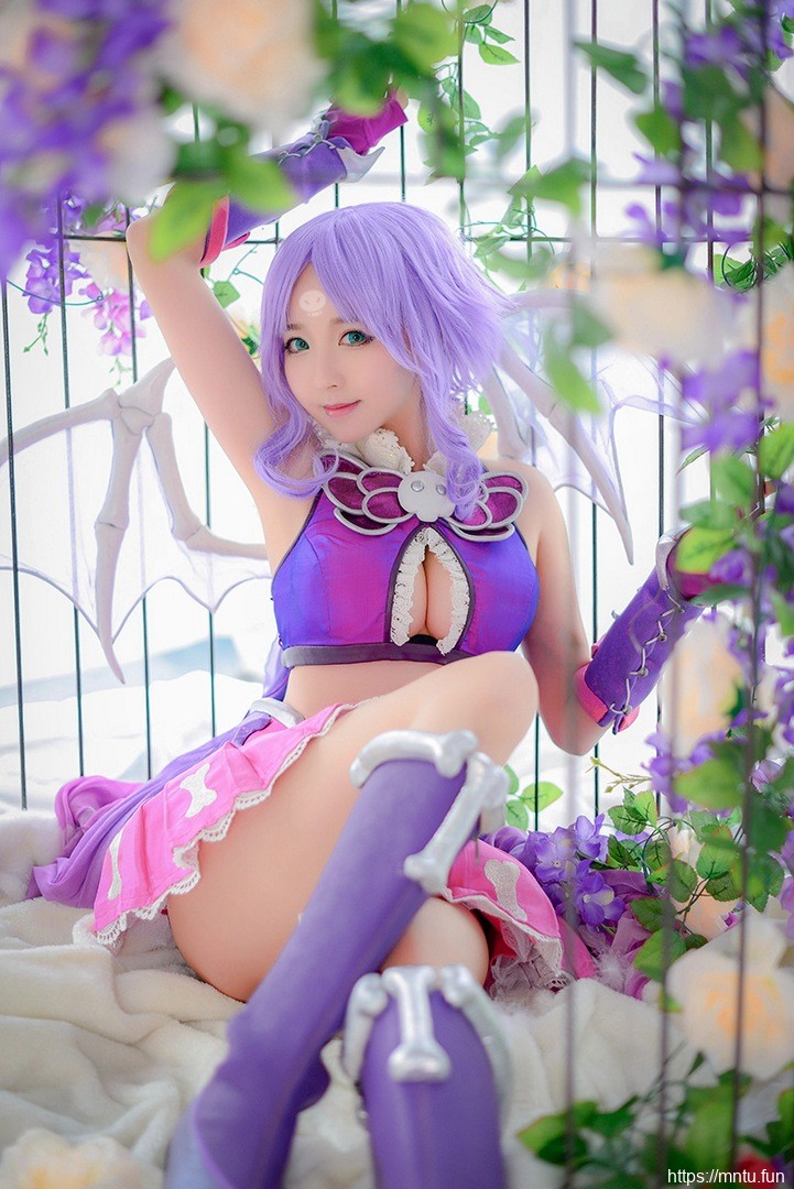性感萌妹子身穿比基尼cosplay梦幻西游骨精灵