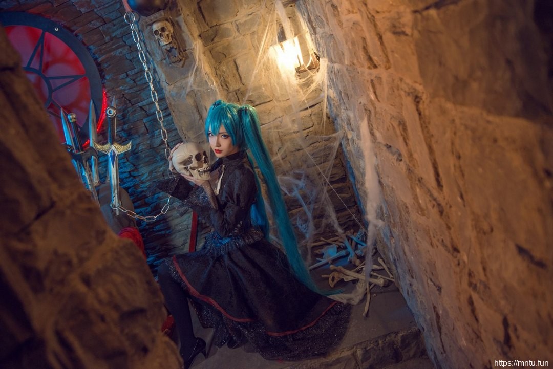 妖艳魅惑美女猫井澜Cosplay初音未来吸血鬼