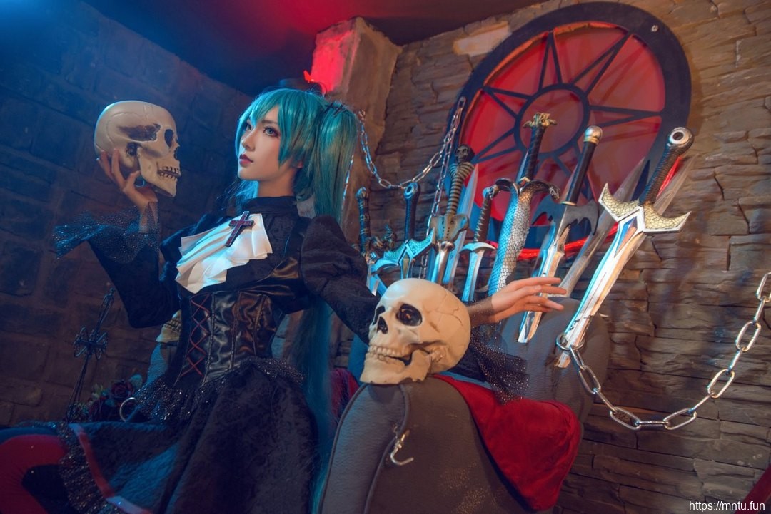 妖艳魅惑美女猫井澜Cosplay初音未来吸血鬼